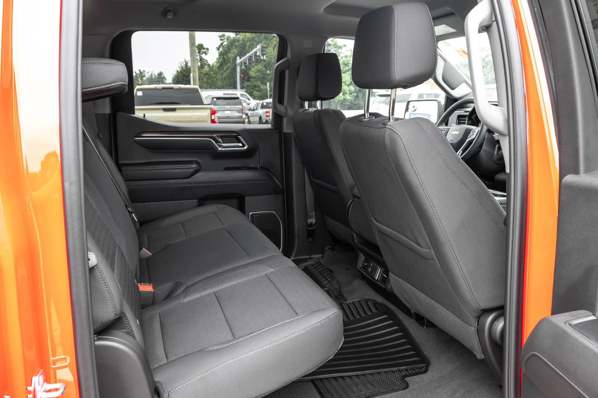 Used 2024 Chevrolet Silverado 1500 LT AWD/4WD image 40