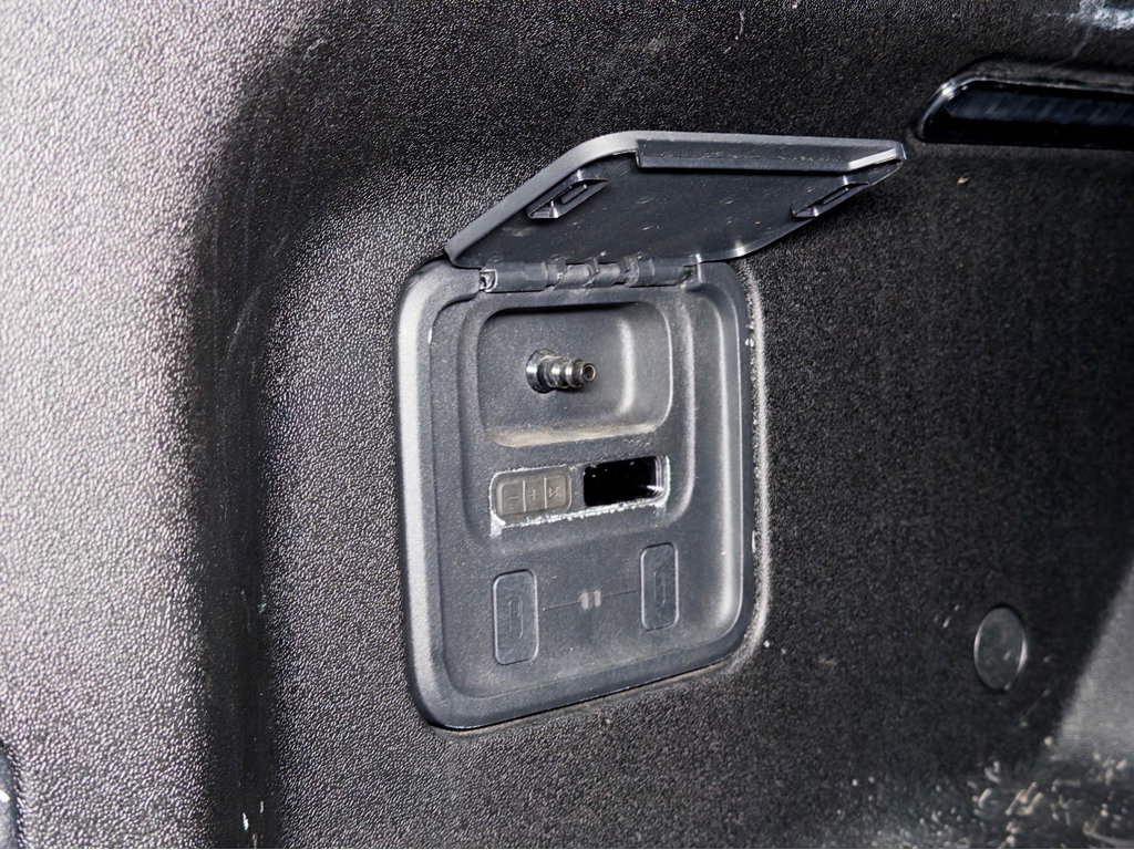 Used 2025 Rivian R1T Adventure AWD/4WD image 28
