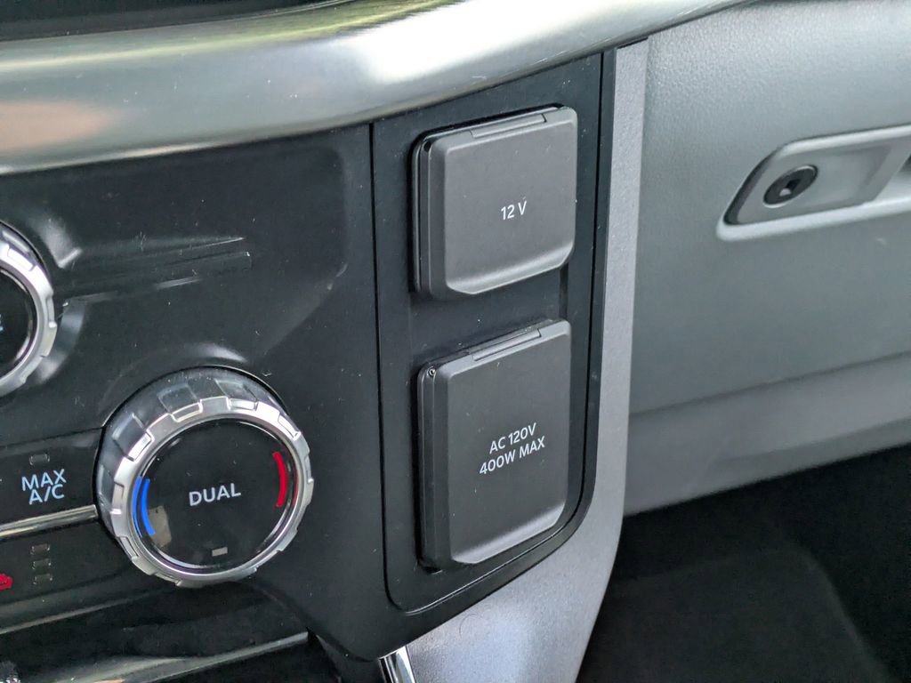 Used 2023 Ford F150 Lariat image 33