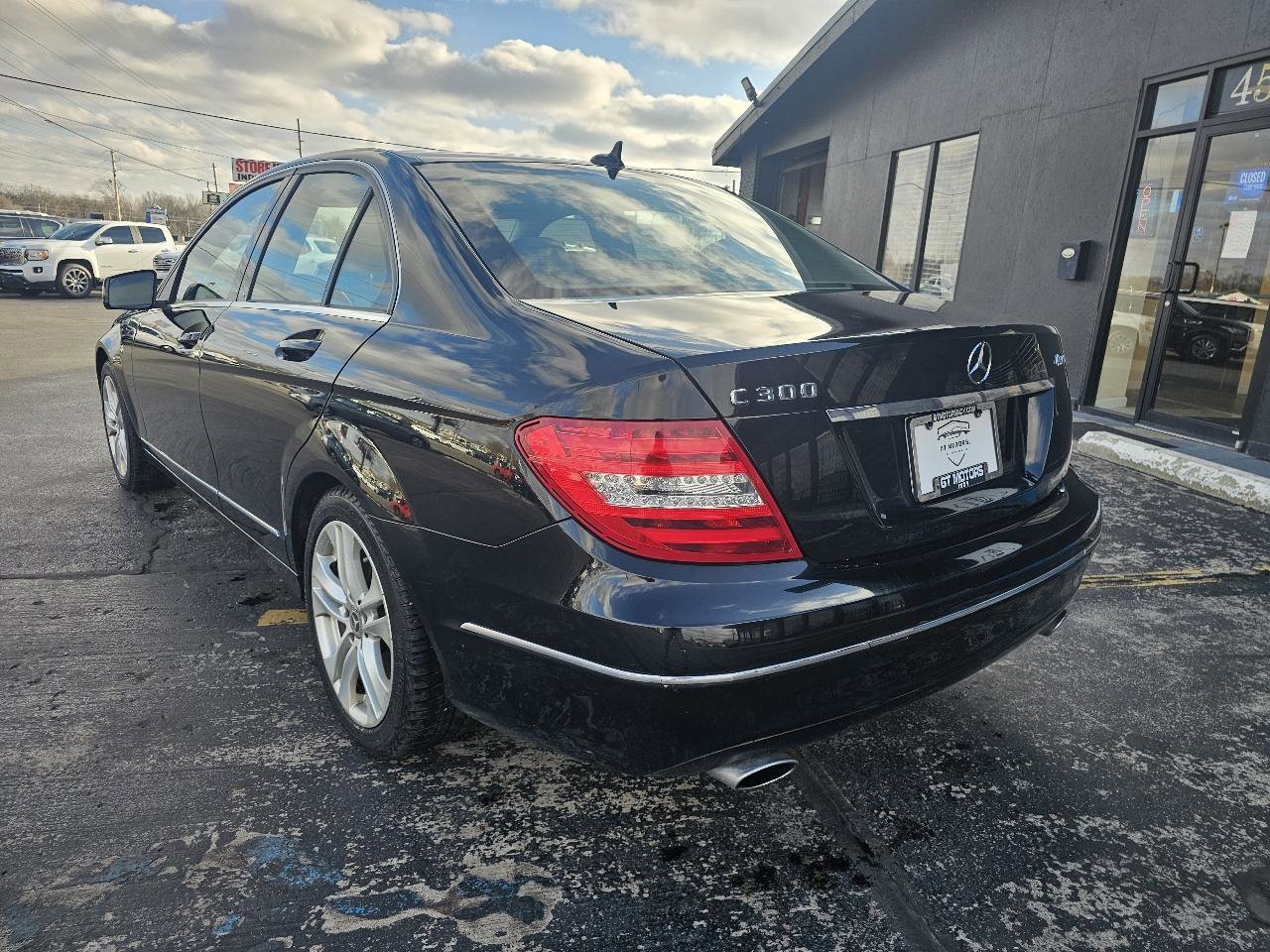 Used 2012 Mercedes-Benz C 300 4MATIC Sedan image 7