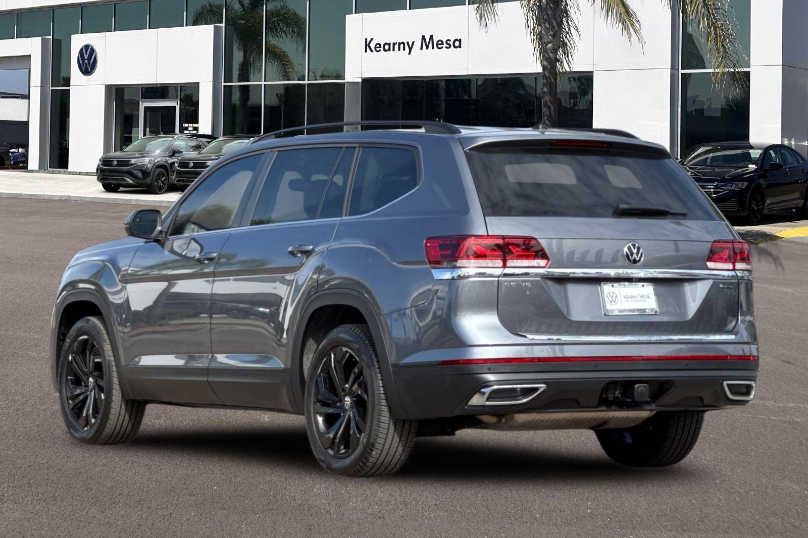 Used 2023 Volkswagen Atlas SE w/ Panoramic Sunroof Package image 6