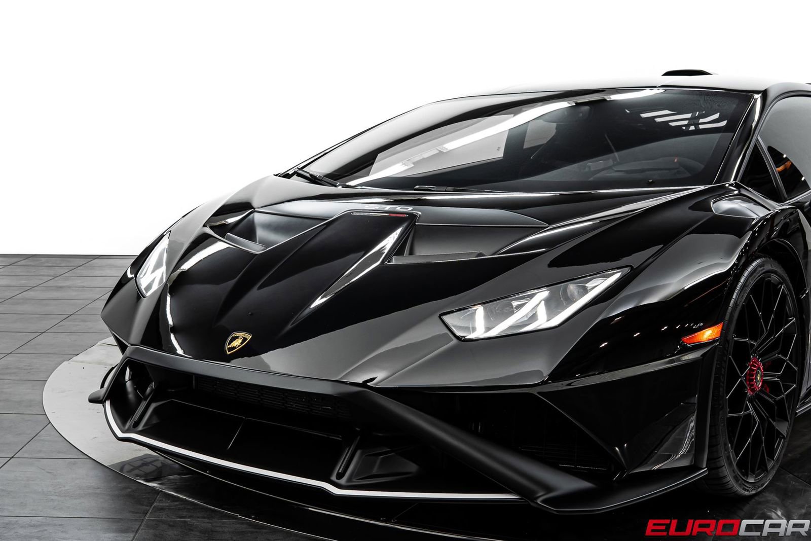 Used 2022 Lamborghini Huracan STO RWD image 13