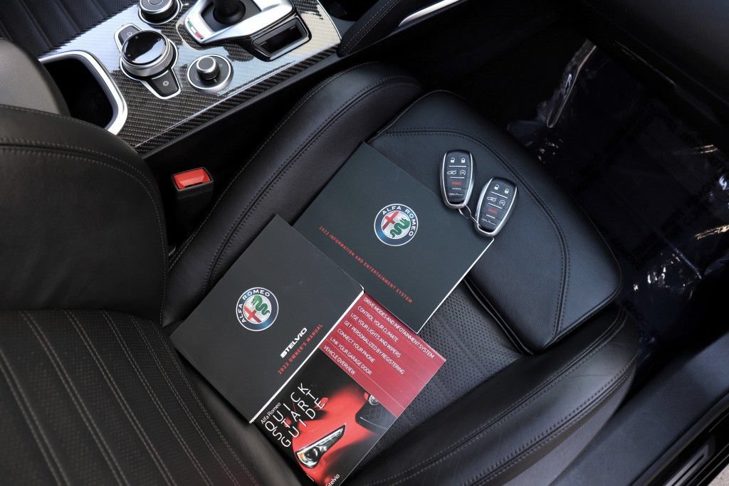 Used 2022 Alfa Romeo Stelvio Quadrifoglio w/ Active Assist Plus Package AWD/4WD image 95