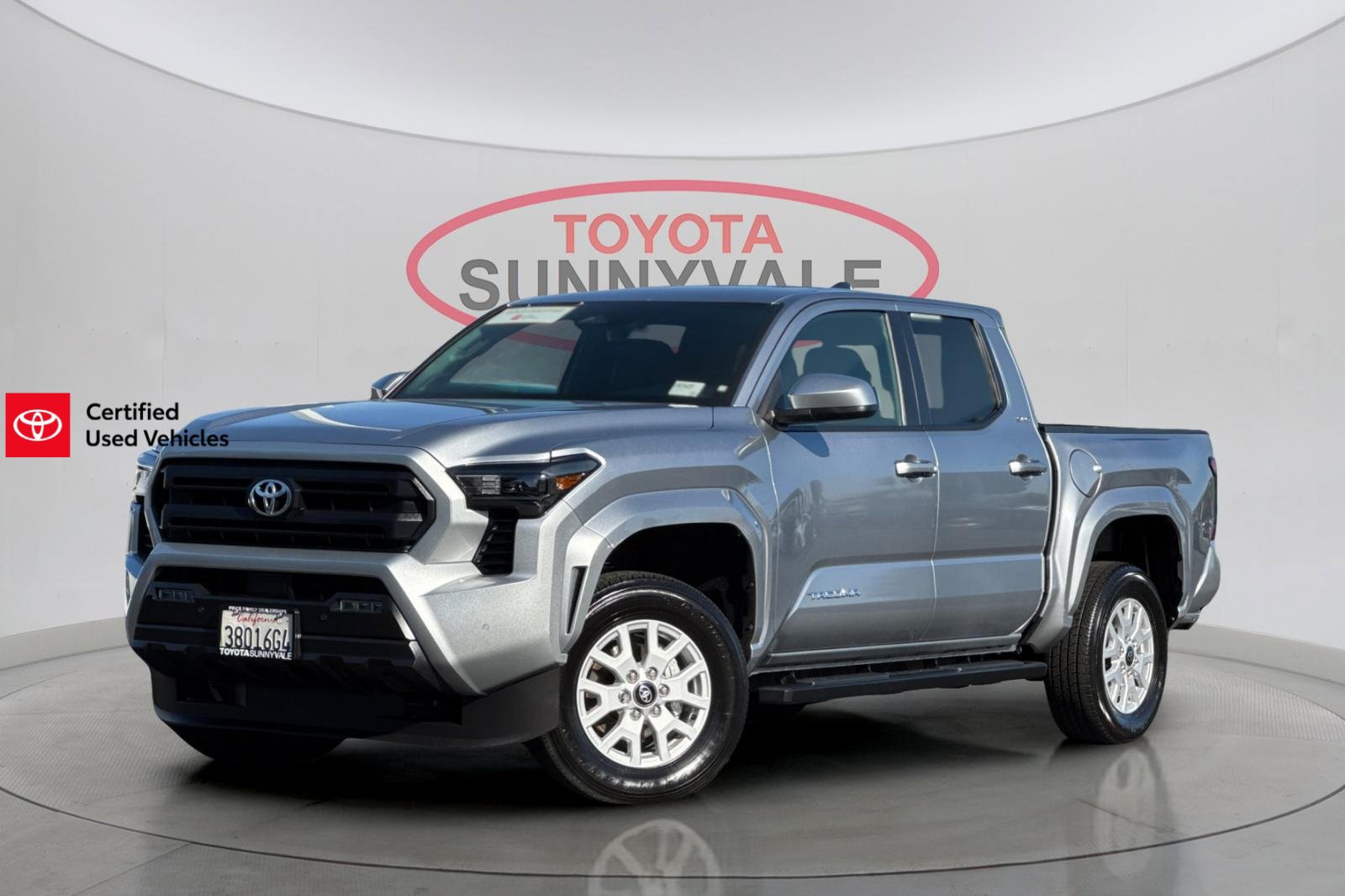 Certified 2025 Toyota Tacoma SR5 w/ SR5 Upgrade Package AWD/4WD image 1