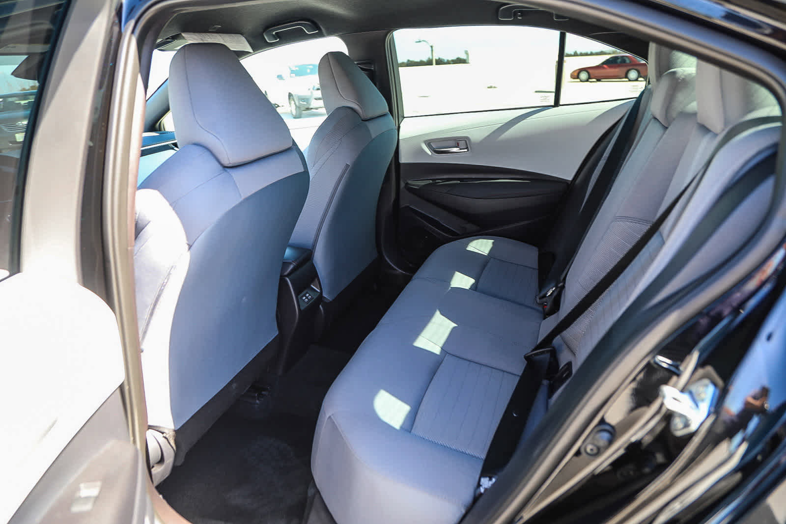 Used 2025 Toyota Corolla SE image 18