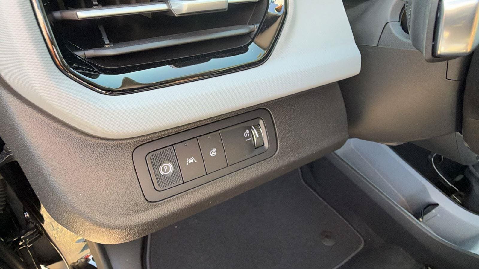 New 2027 Chevrolet Bolt RS FWD image 18