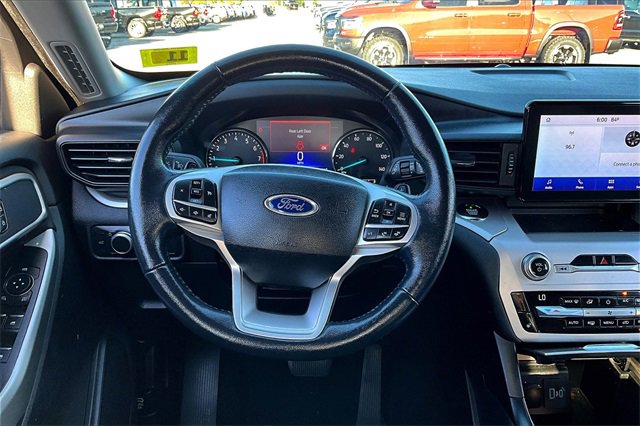 Used 2020 Ford Explorer XLT w/ Comfort Package image 8