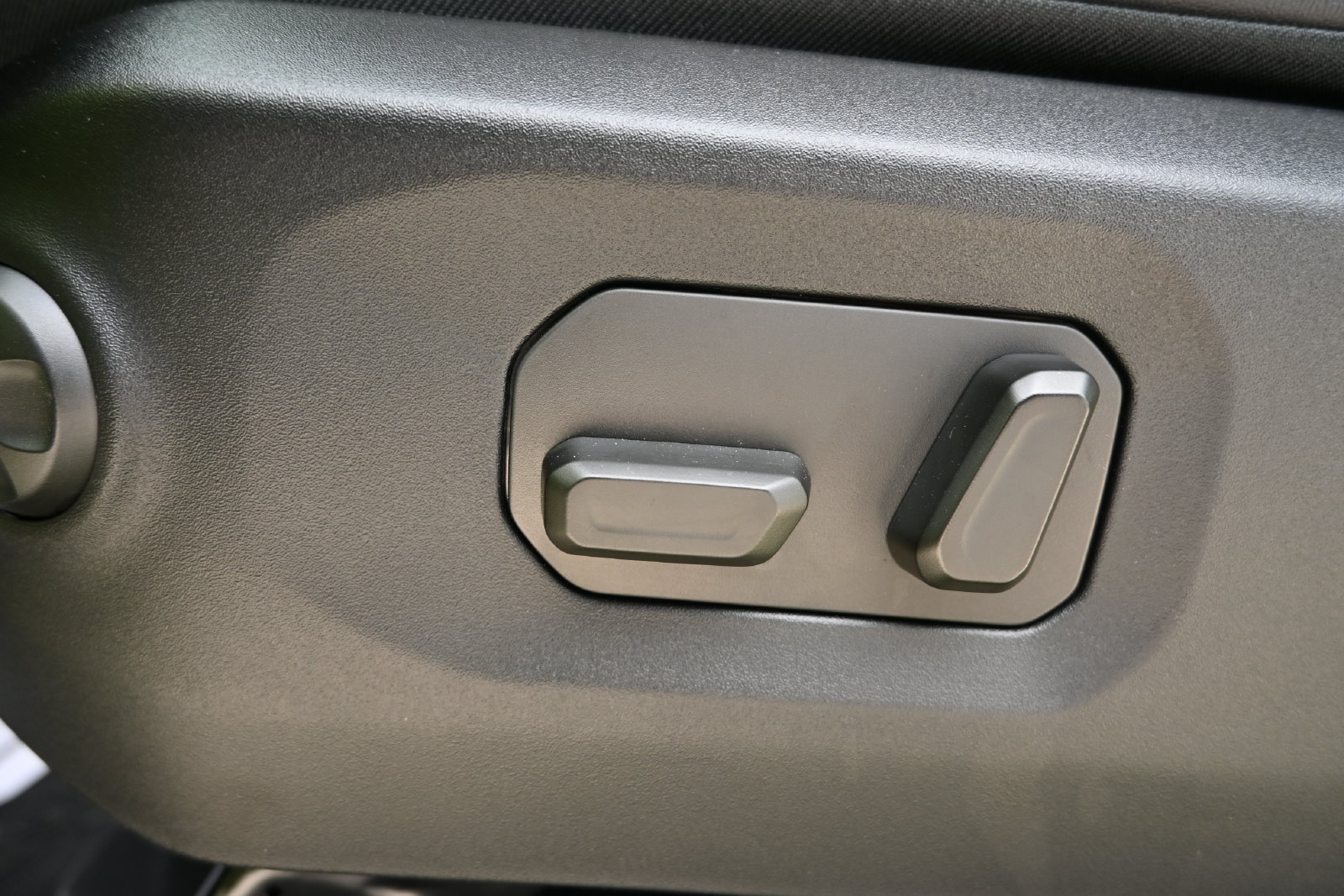 New 2025 Jeep Gladiator Rubicon w/ Convenience Group AWD/4WD image 8