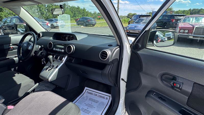Used 2008 Scion xB FWD image 37