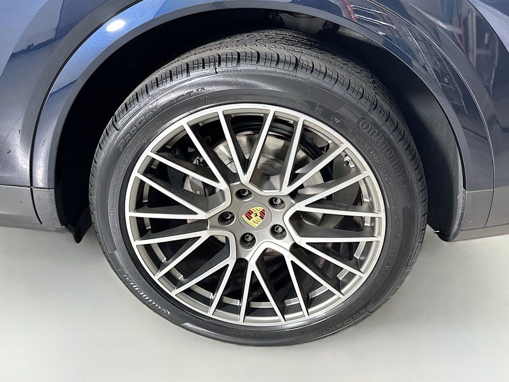 Certified 2023 Porsche Cayenne Platinum Edition AWD/4WD image 34