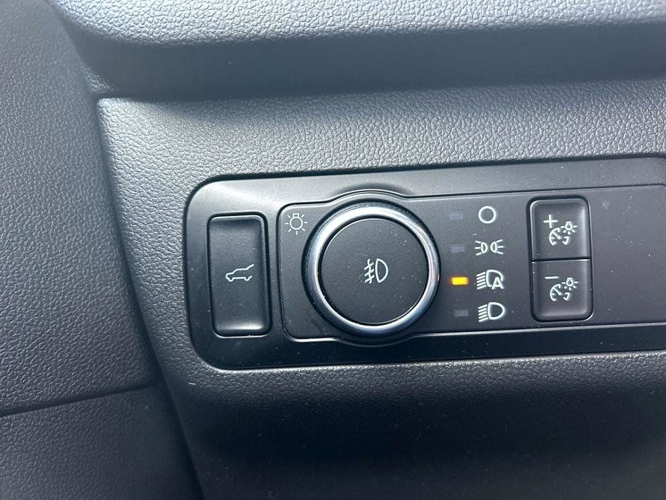 Used 2022 Ford Escape SEL image 17