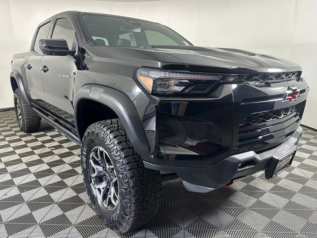 Used 2024 Chevrolet Colorado ZR2 w/ ZR2 Convenience Package III AWD/4WD image 7
