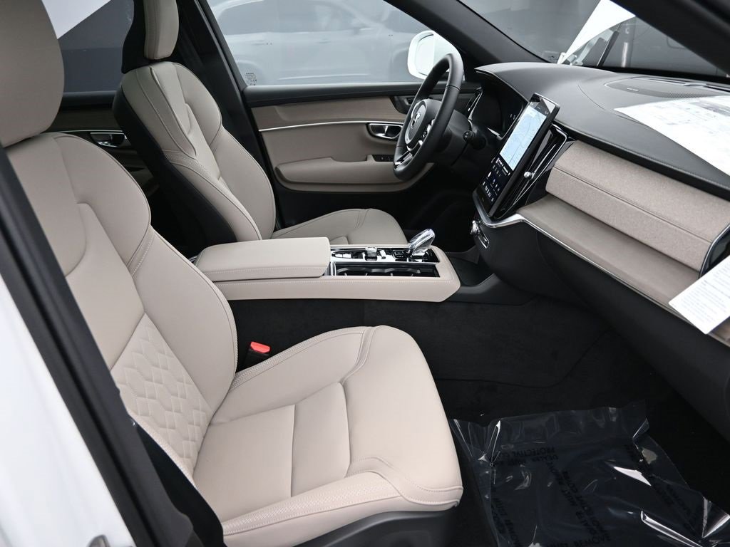 New 2026 Volvo XC90 B6 Plus w/ Protection Package Premier image 39