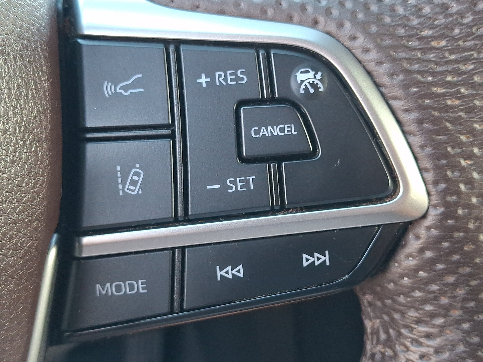 Used 2024 Toyota Sienna Platinum AWD/4WD image 26