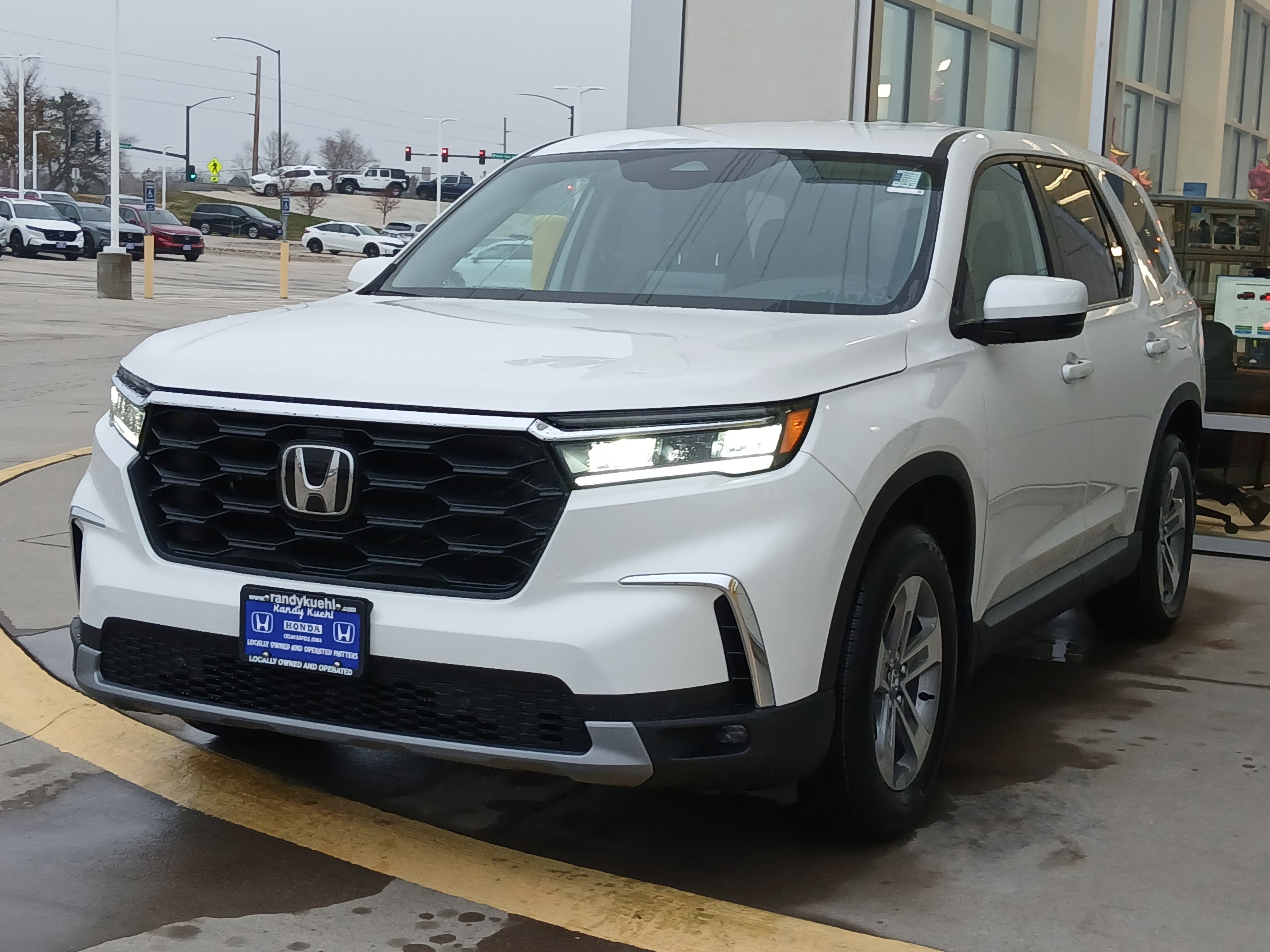 New 2025 Honda Pilot EX-L image 3