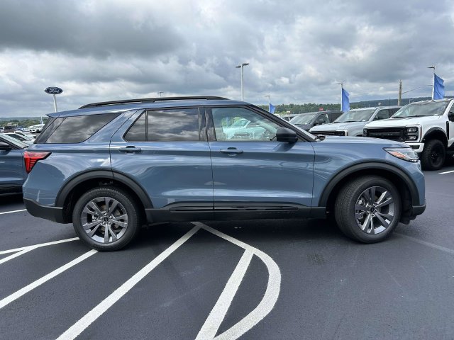 New 2026 Ford Explorer Active w/ Active Comfort Package AWD/4WD image 3