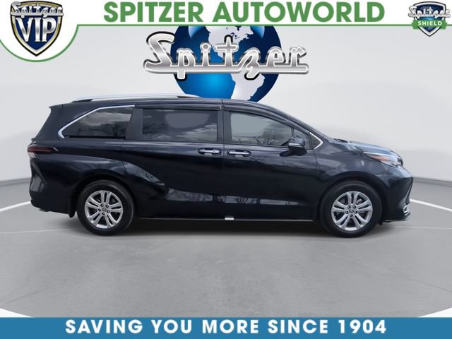 Used 2022 Toyota Sienna Platinum AWD/4WD image 10