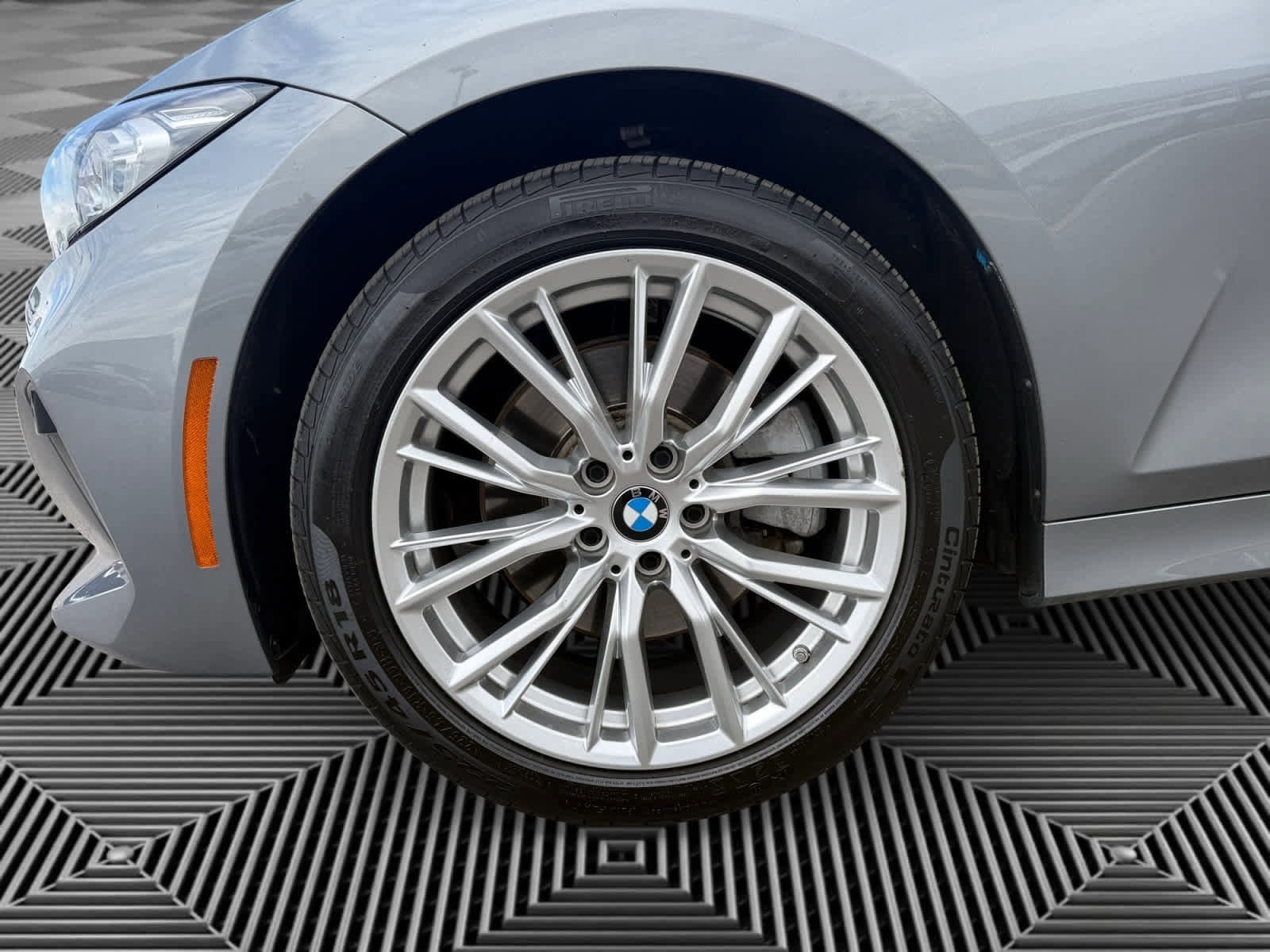 Used 2023 BMW 330i xDrive Sedan w/ Premium Package AWD/4WD image 9