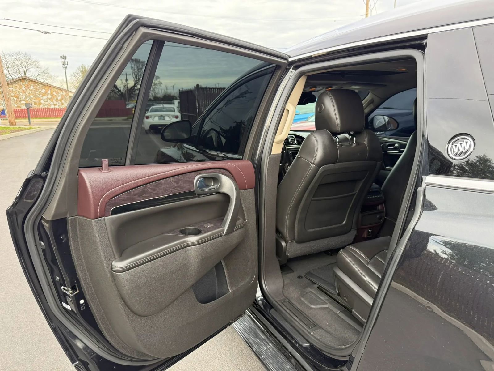 Used 2015 Buick Enclave Premium w/ Experience Buick Package FWD image 10