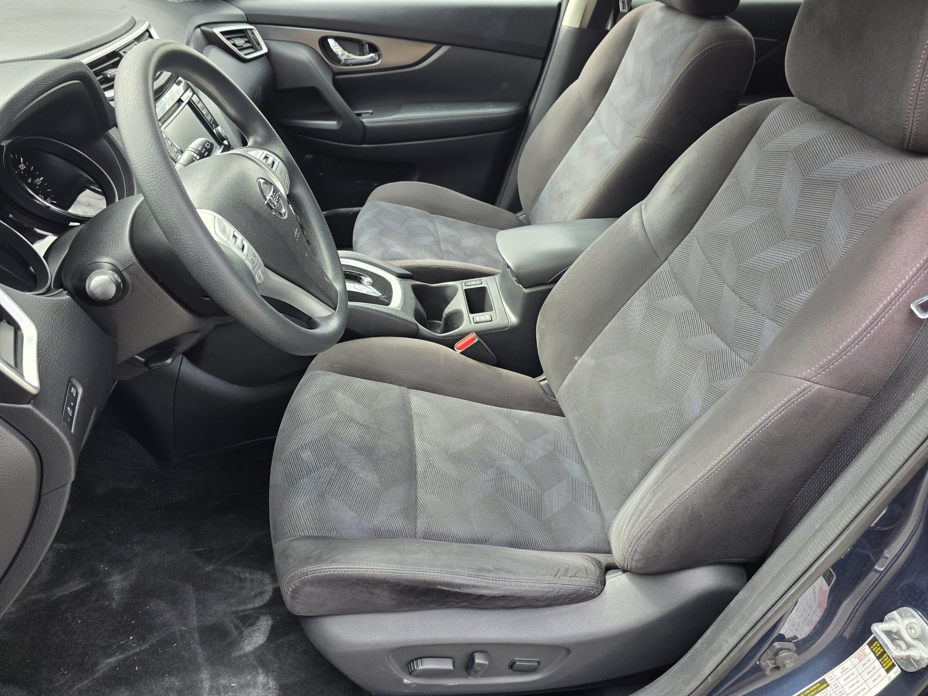 Used 2015 Nissan Rogue SV w/ SV Premium Package AWD/4WD image 31