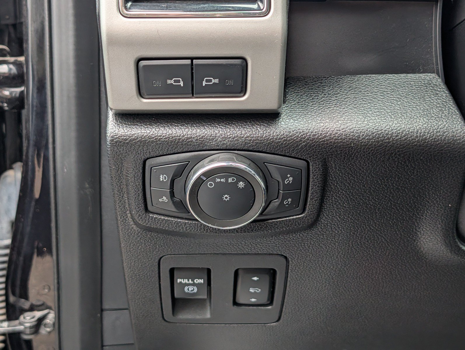 Used 2020 Ford F150 Lariat w/ Equipment Group 502A Luxury AWD/4WD image 14