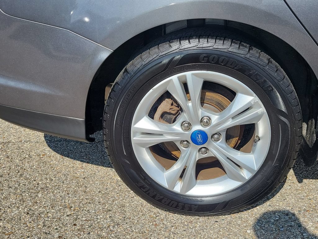 Used 2021 Ford Edge ST-Line w/ Class II Trailer Tow Package AWD/4WD image 6