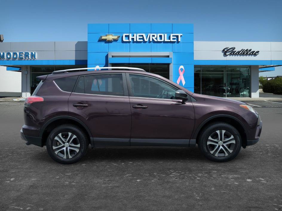 Used 2016 Toyota RAV4 LE FWD image 6