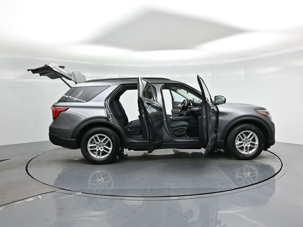 New 2025 Ford Explorer Active image 4