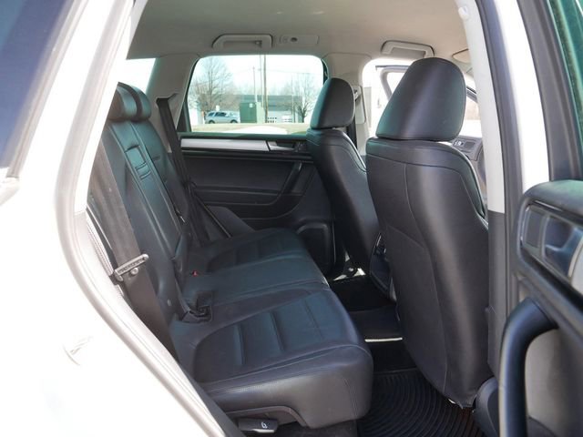 Used 2012 Volkswagen Touareg VR6 image 19