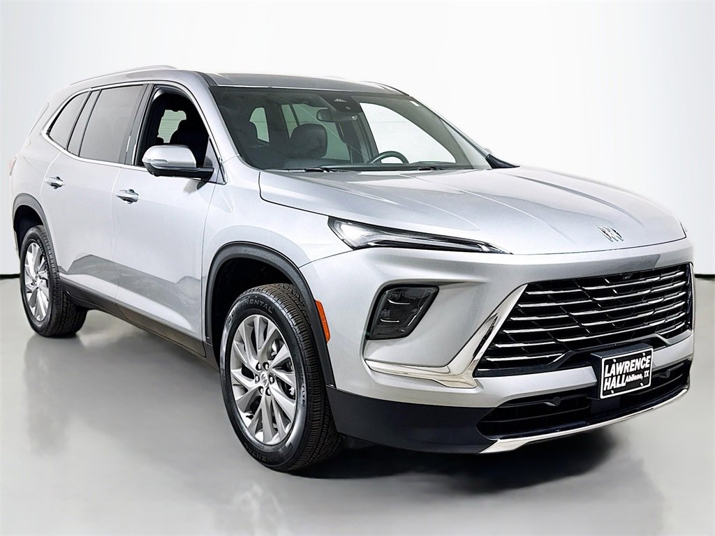 Certified 2025 Buick Enclave Preferred image 3