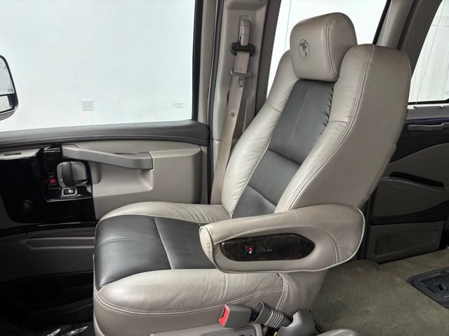 Used 2019 GMC Savana 2500 w/ Enhanced Convenience Package RWD image 37