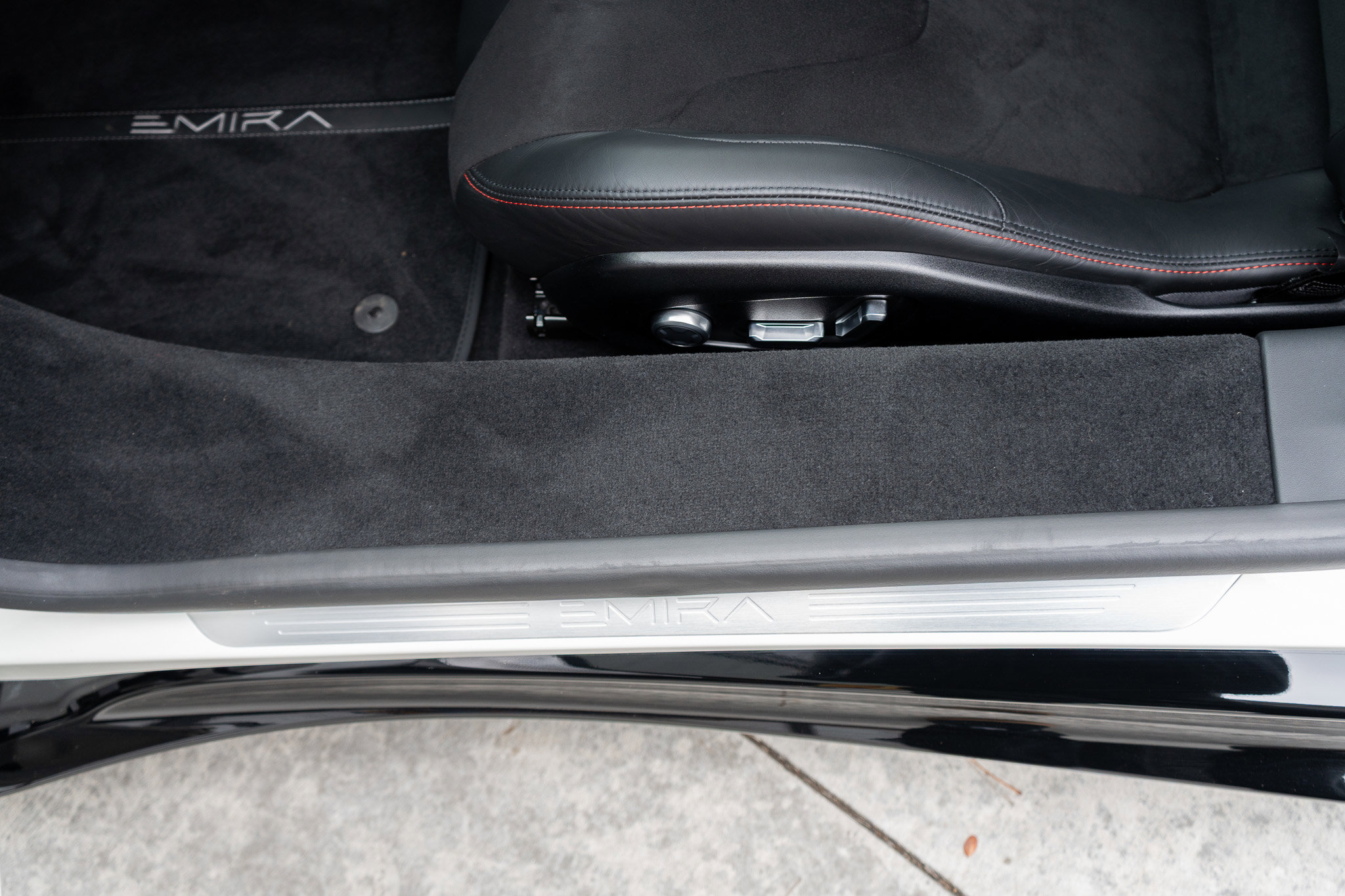 Used 2024 Lotus Emira First Edition image 22