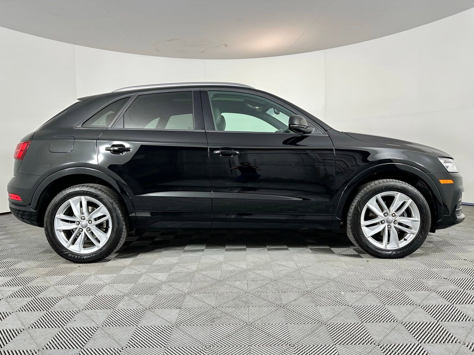 Used 2017 Audi Q3 2.0T Premium AWD/4WD image 13