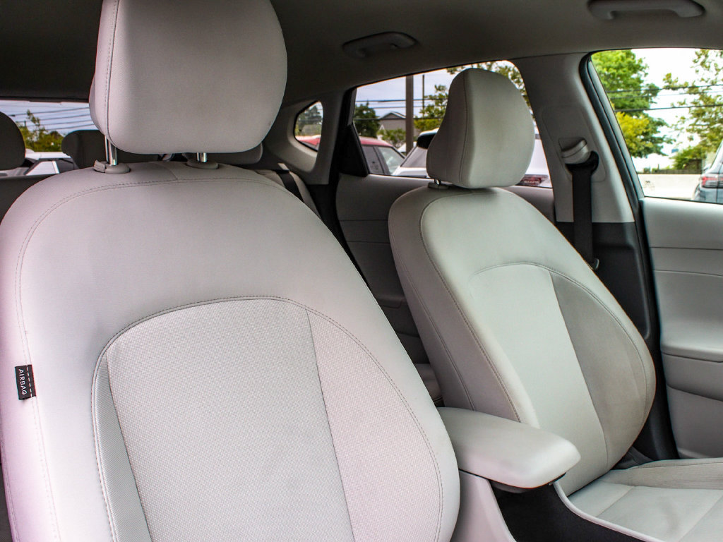 Used 2025 Hyundai Kona SEL AWD/4WD image 39