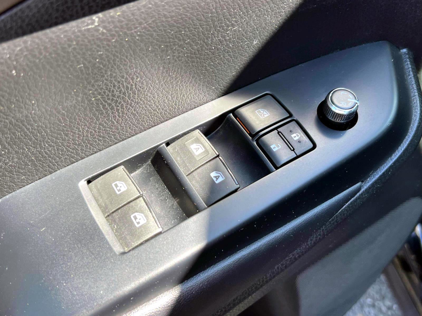 Used 2016 Toyota Highlander Plus AWD/4WD image 16