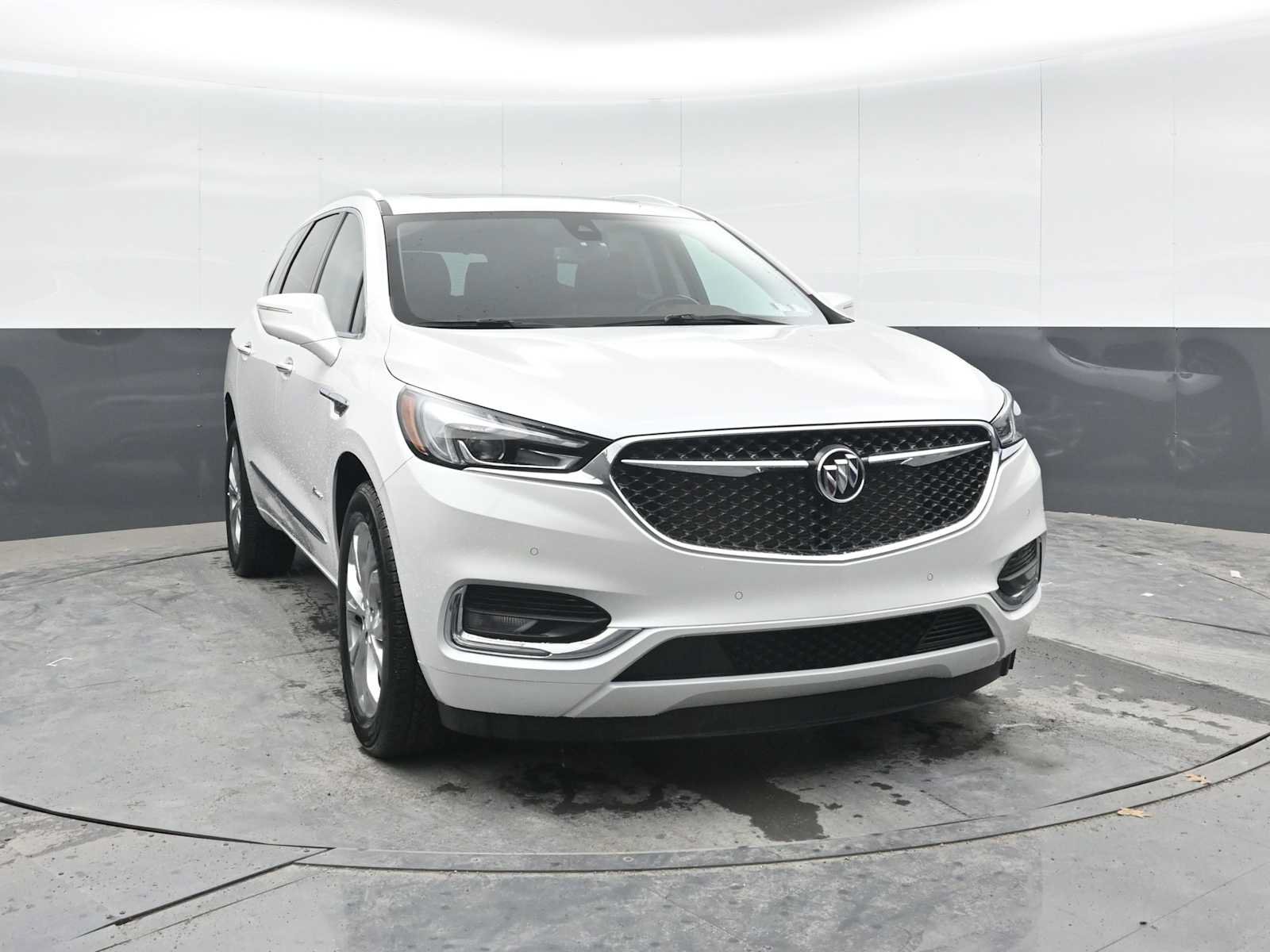Used 2021 Buick Enclave Avenir w/ Avenir Technology Package AWD/4WD image 6