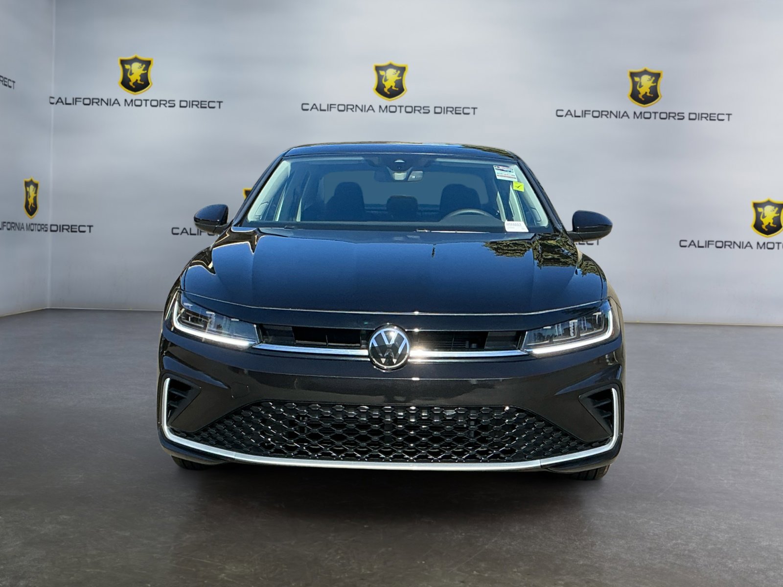 Used 2025 Volkswagen Jetta SE w/ Sunroof Package image 2