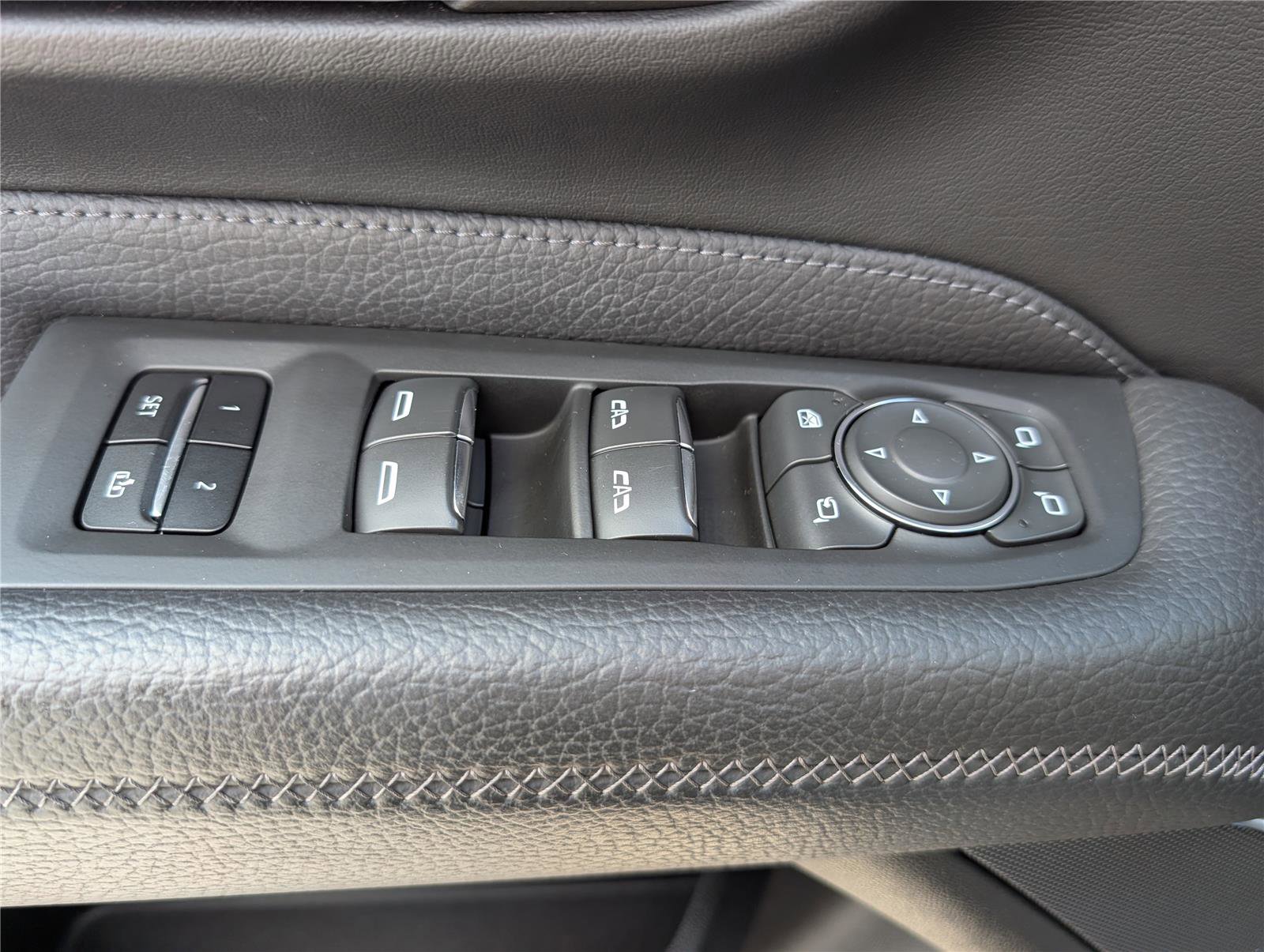 Certified 2023 GMC Yukon Denali image 22