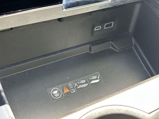 Used 2025 GMC Yukon XL Denali AWD/4WD image 38