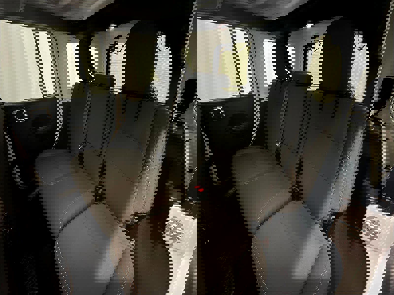 Used 2024 Jeep Wrangler Willys image 15