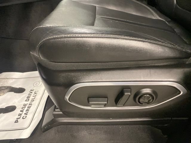Used 2023 Jeep Wagoneer L Series II AWD/4WD image 26