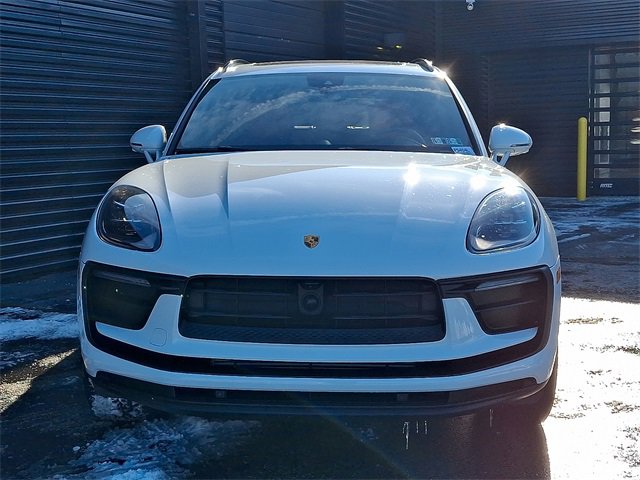 Used 2025 Porsche Macan image 10