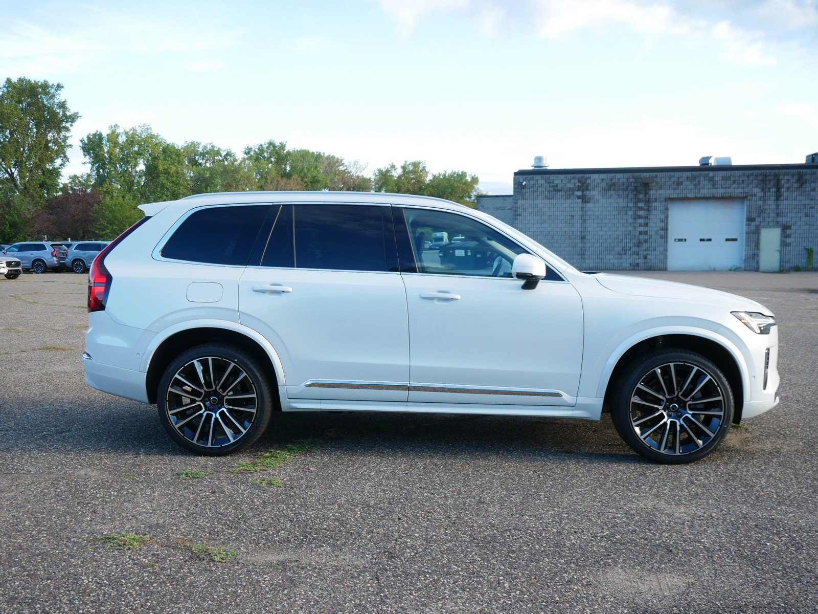 New 2027 Volvo XC90 B6 Plus AWD/4WD image 2