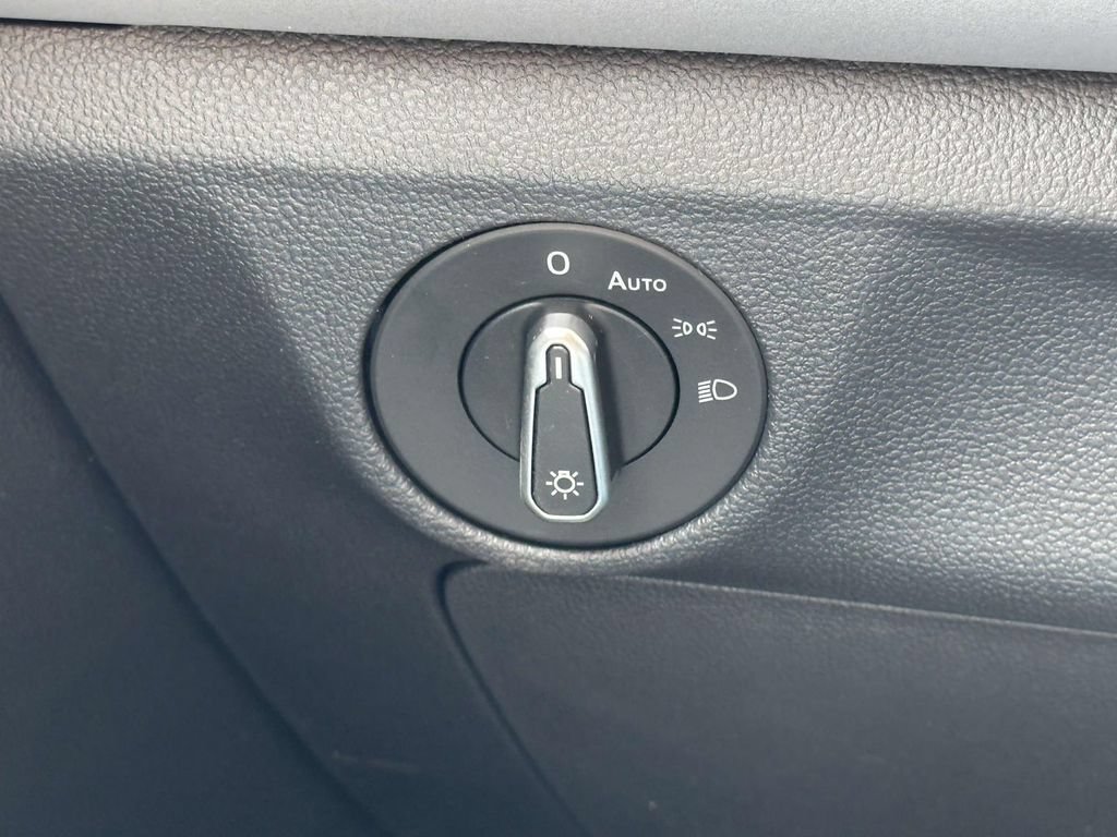 New 2026 Volkswagen Jetta SE FWD image 17