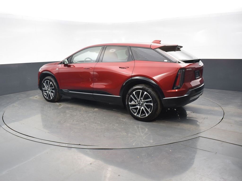 Certified 2025 Cadillac Optiq Sport 2 w/ LPO, Floor Liner Package image 4