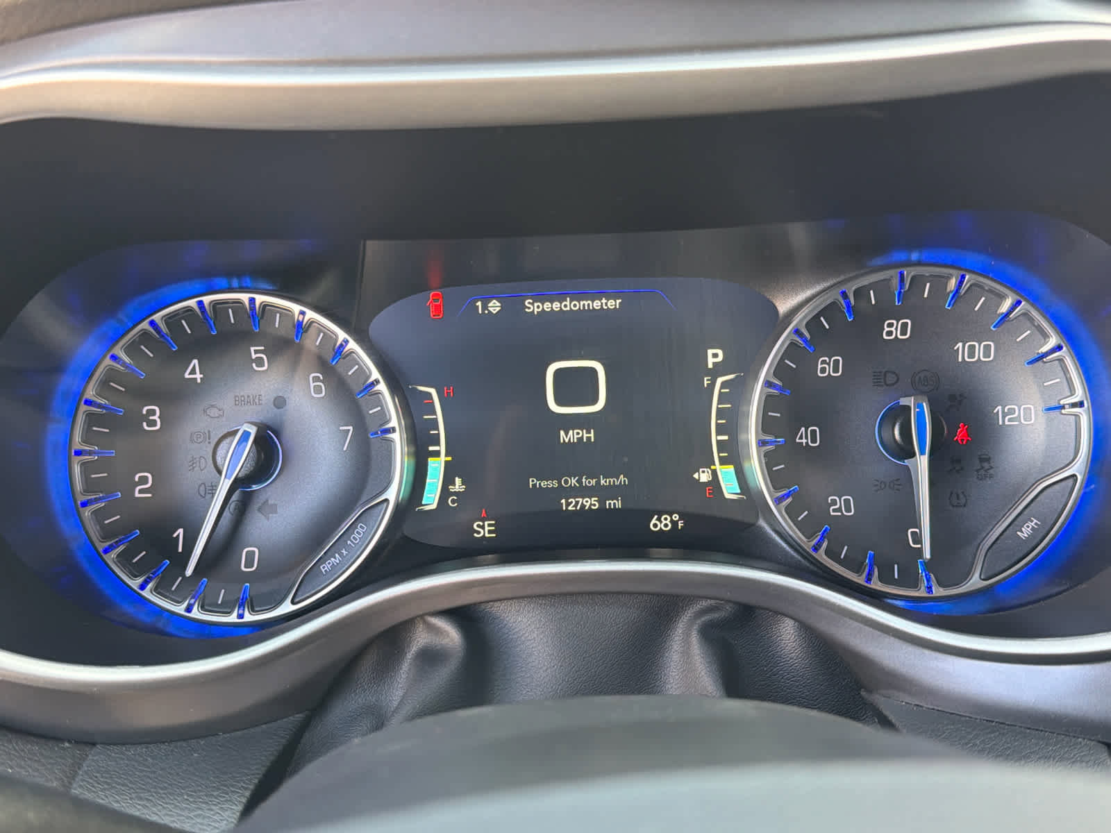 Used 2025 Chrysler Pacifica Select FWD image 27