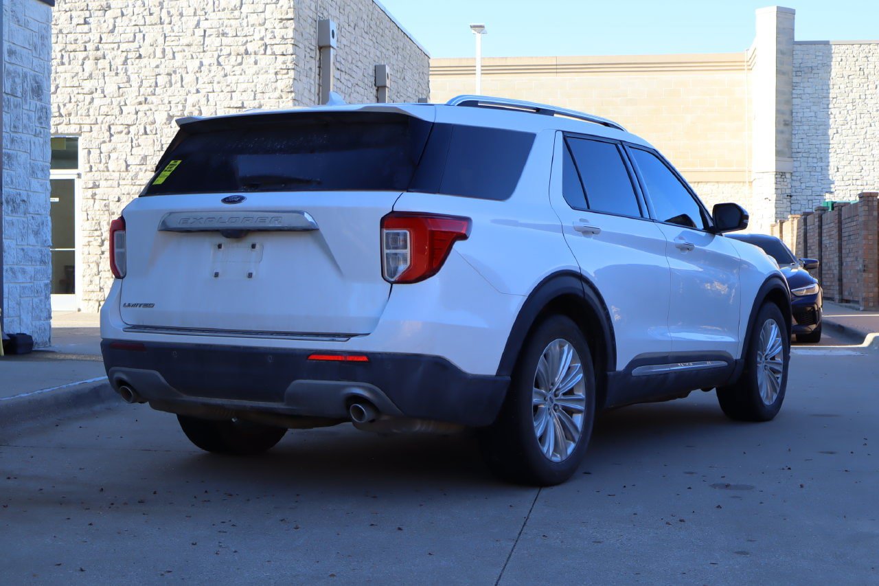 Used 2020 Ford Explorer Limited RWD image 3