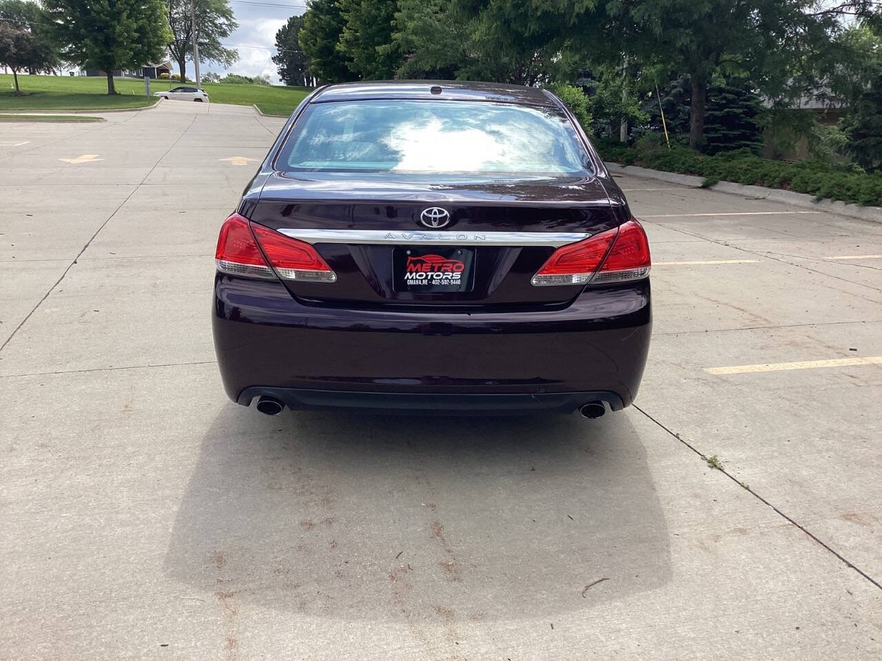 Used 2011 Toyota Avalon Limited FWD image 4
