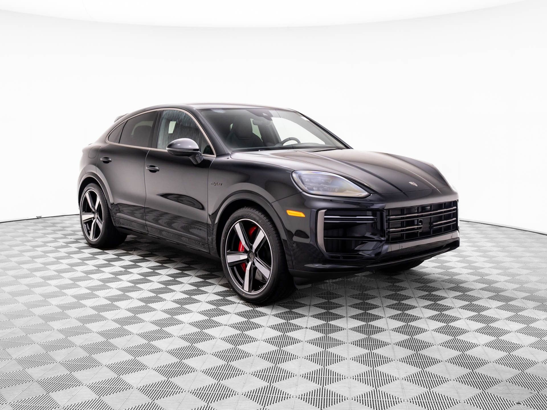 New 2025 Porsche Cayenne Turbo AWD/4WD image 6