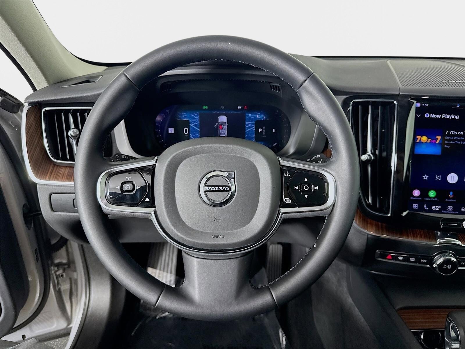 Used 2023 Volvo XC60 B5 Plus w/ Protection Package Premier AWD/4WD image 12